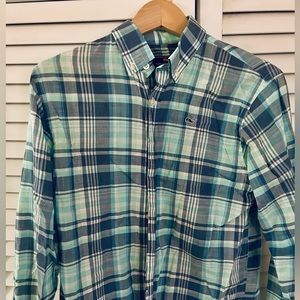 Vineyard Vines whale shirt button down  boys big boy size L 16/18
Old school VV